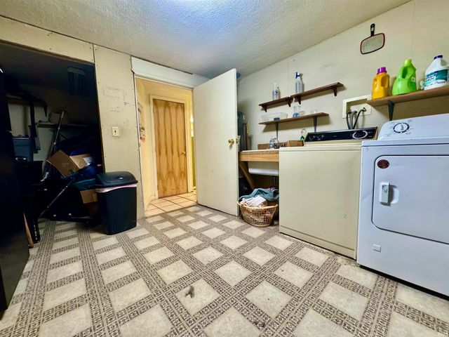 1227 E Bristol Street, Elkhart, IN 46514