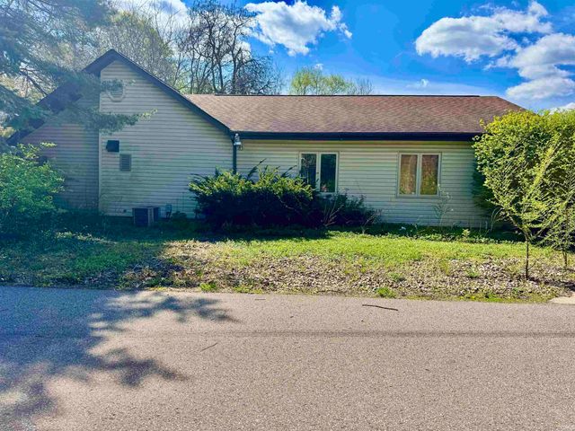 1227 E Bristol Street, Elkhart, IN 46514