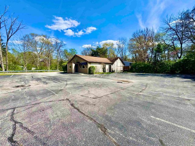 1227 E Bristol Street, Elkhart, IN 46514