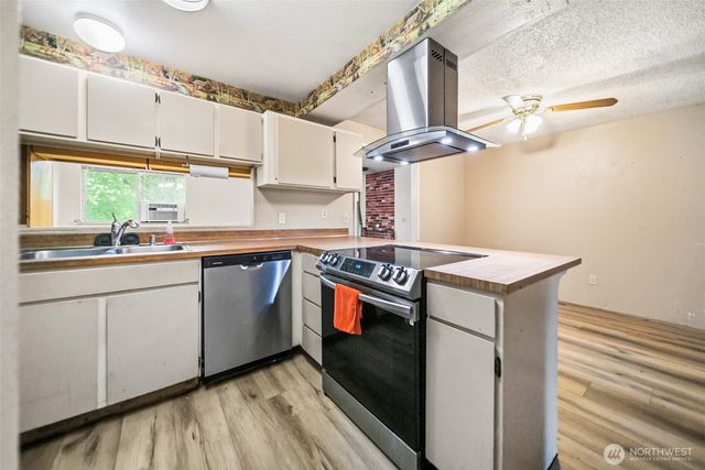 4391 SE Horstman Road, Port Orchard, WA 98366