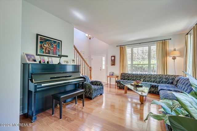 87 Queensbury Court, Morganville, NJ 07751