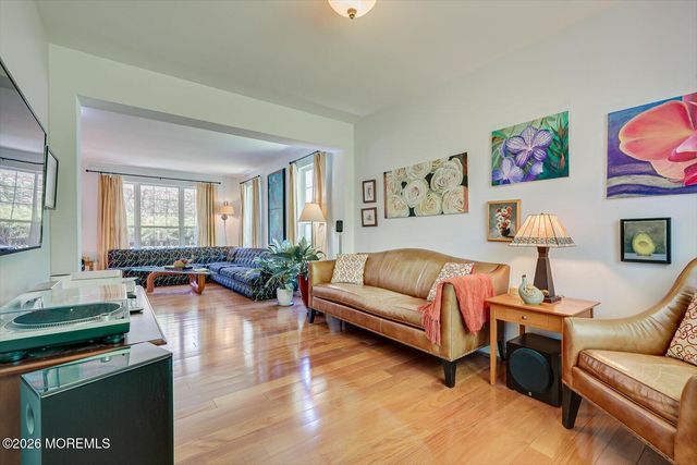 87 Queensbury Court, Morganville, NJ 07751