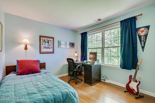87 Queensbury Court, Morganville, NJ 07751