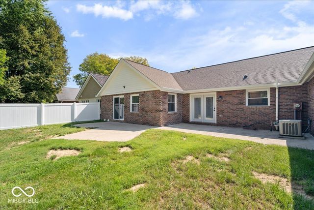 10712 Downing Street, Carmel, IN 46033