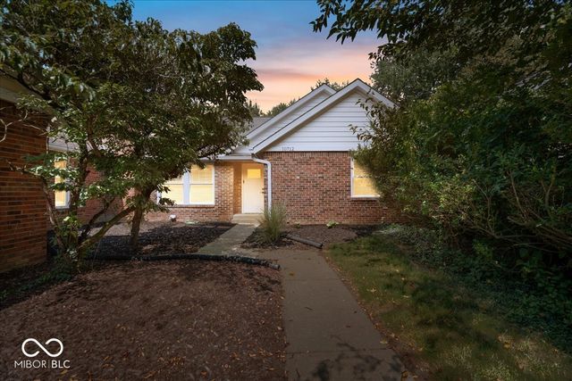 10712 Downing Street, Carmel, IN 46033