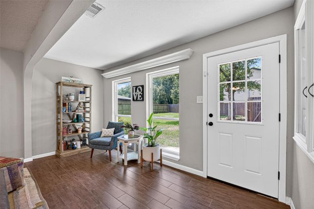 4114 Willow Hill Drive, Seabrook, TX 77586