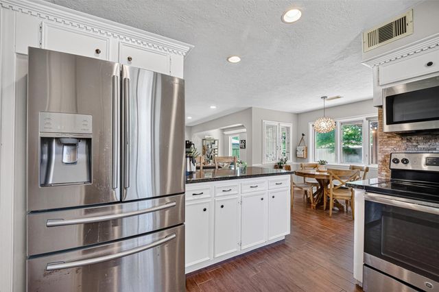 4114 Willow Hill Drive, Seabrook, TX 77586