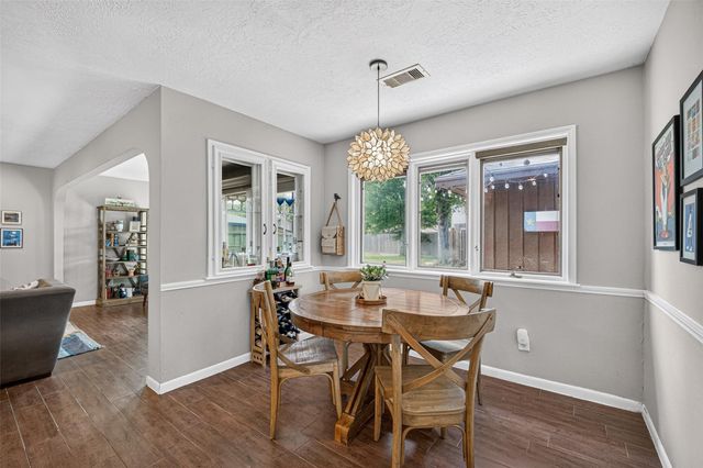 4114 Willow Hill Drive, Seabrook, TX 77586