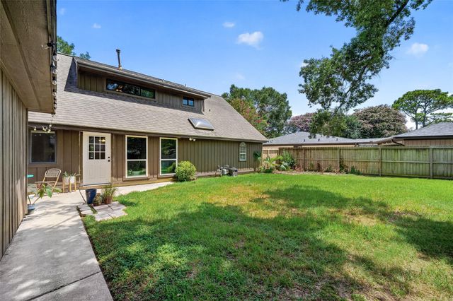 4114 Willow Hill Drive, Seabrook, TX 77586