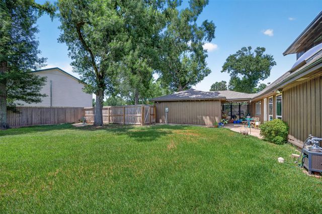 4114 Willow Hill Drive, Seabrook, TX 77586