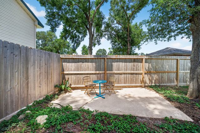 4114 Willow Hill Drive, Seabrook, TX 77586