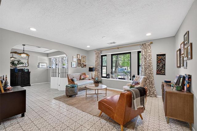 4114 Willow Hill Drive, Seabrook, TX 77586