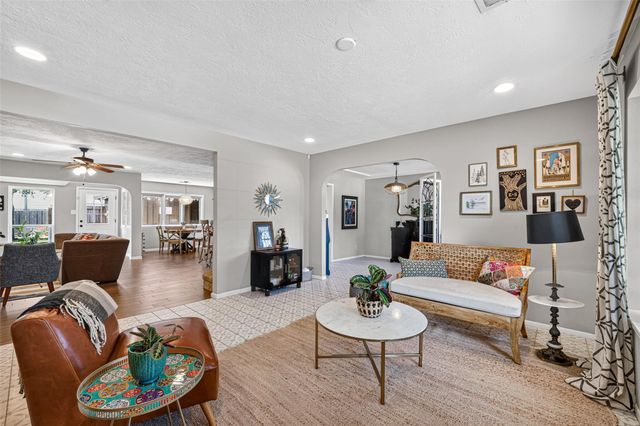 4114 Willow Hill Drive, Seabrook, TX 77586