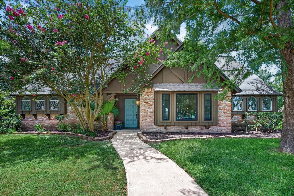 4114 Willow Hill Drive, Seabrook, TX 77586