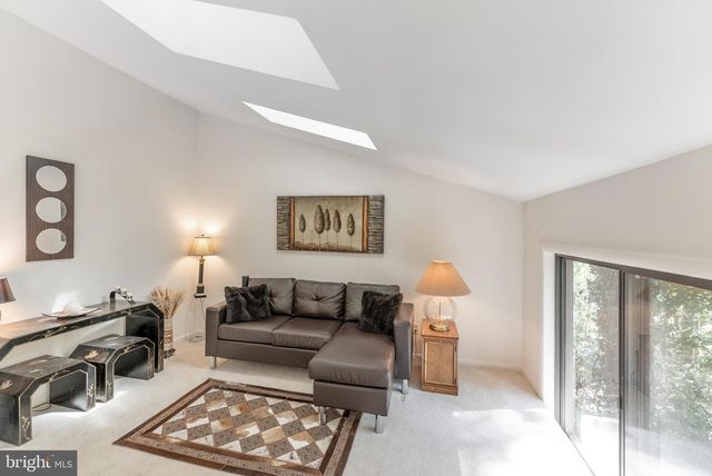 2609 WOODFERN CT, Woodbridge, VA 22192