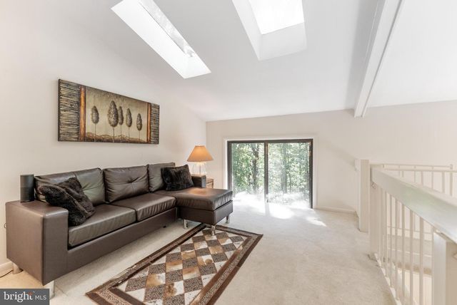 2609 WOODFERN CT, Woodbridge, VA 22192