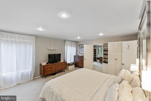 2609 WOODFERN CT, Woodbridge, VA 22192