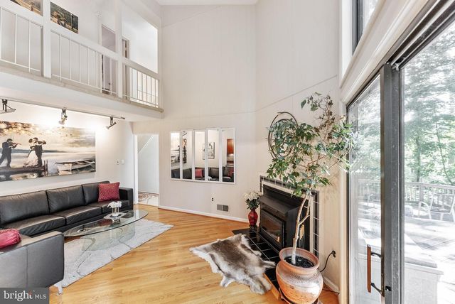 2609 WOODFERN CT, Woodbridge, VA 22192