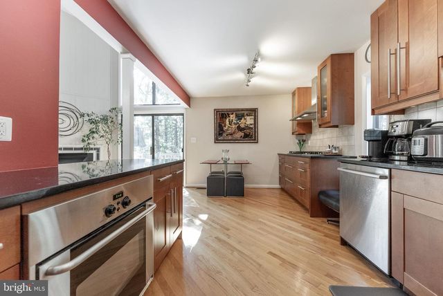 2609 WOODFERN CT, Woodbridge, VA 22192