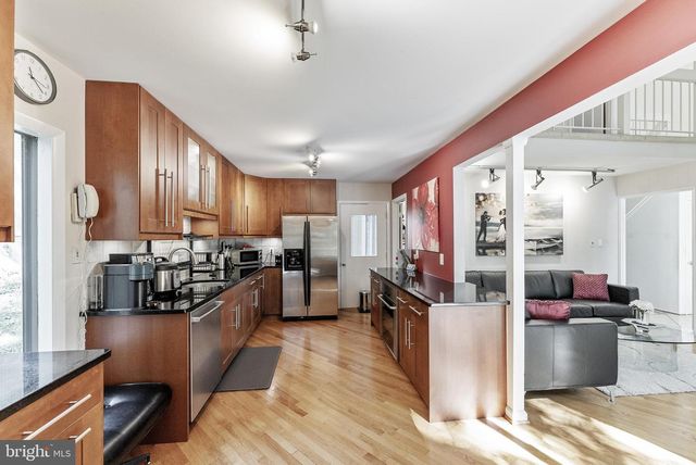 2609 WOODFERN CT, Woodbridge, VA 22192