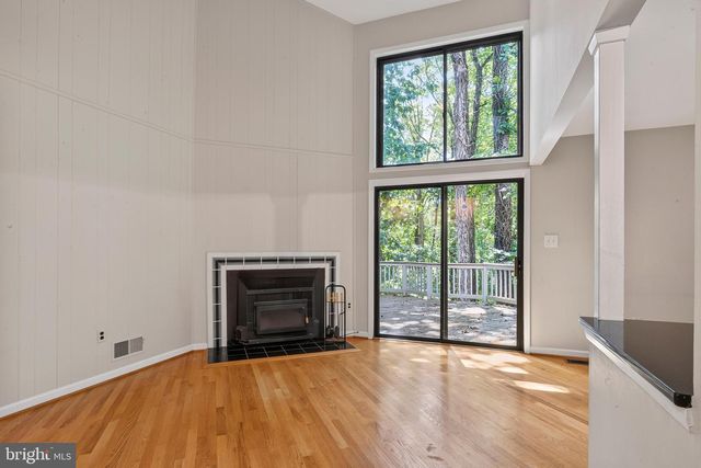 2609 WOODFERN CT, Woodbridge, VA 22192