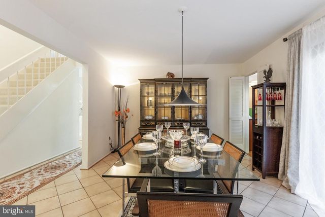 2609 WOODFERN CT, Woodbridge, VA 22192