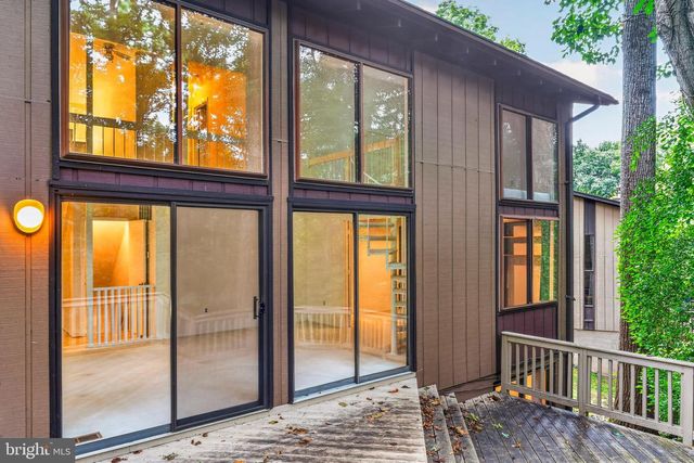 2609 WOODFERN CT, Woodbridge, VA 22192