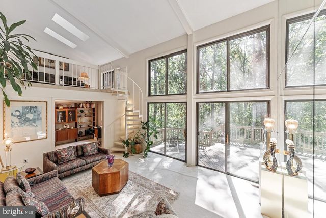 2609 WOODFERN CT, Woodbridge, VA 22192