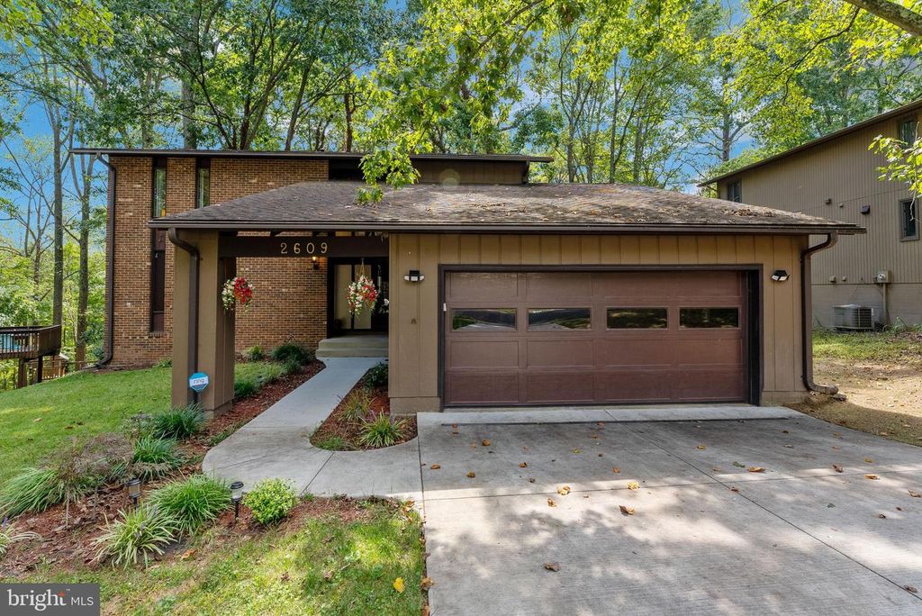 2609 WOODFERN CT, Woodbridge, VA 22192