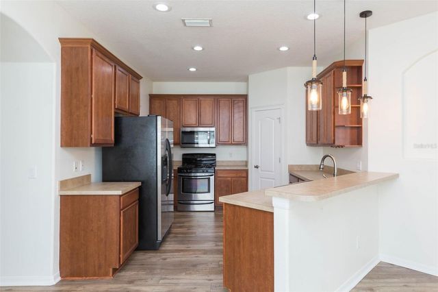 7409 SURREY WOOD LANE, Apollo Beach, FL 33572