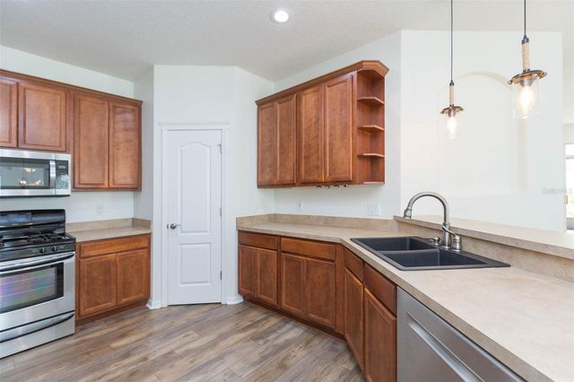 7409 SURREY WOOD LANE, Apollo Beach, FL 33572