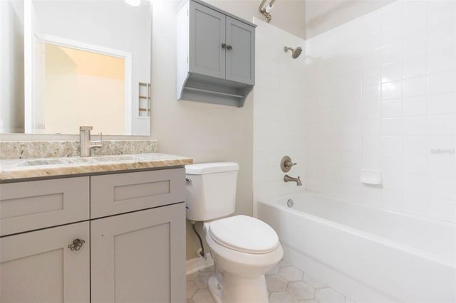 7409 SURREY WOOD LANE, Apollo Beach, FL 33572