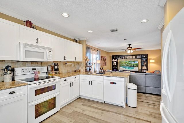 6423 Barton Creek Circle, Lake Worth, FL 33463