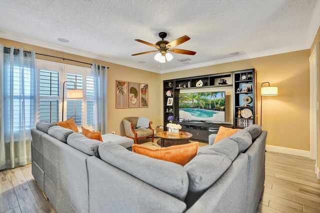 6423 Barton Creek Circle, Lake Worth, FL 33463