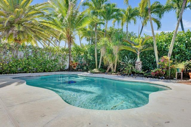 6423 Barton Creek Circle, Lake Worth, FL 33463