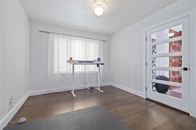 220 14TH AVENUE N, St Petersburg, FL 33701