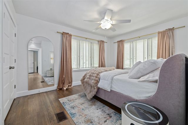 220 14TH AVENUE N, St Petersburg, FL 33701