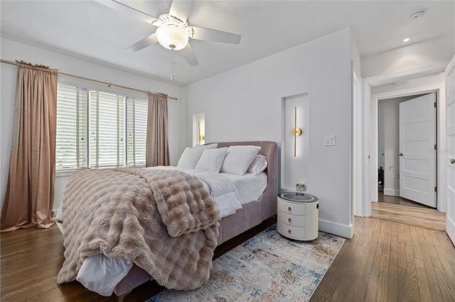 220 14TH AVENUE N, St Petersburg, FL 33701