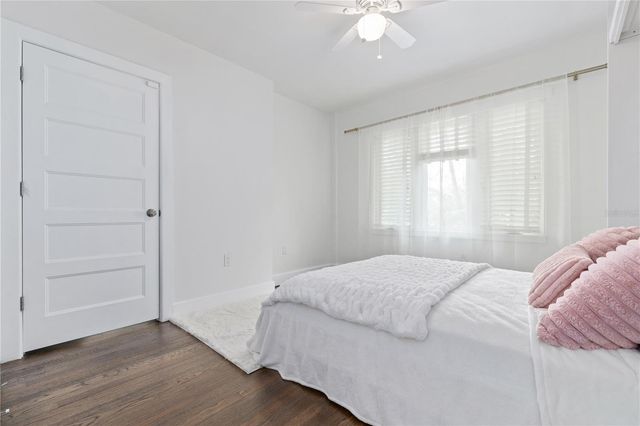 220 14TH AVENUE N, St Petersburg, FL 33701