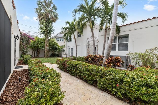 220 14TH AVENUE N, St Petersburg, FL 33701