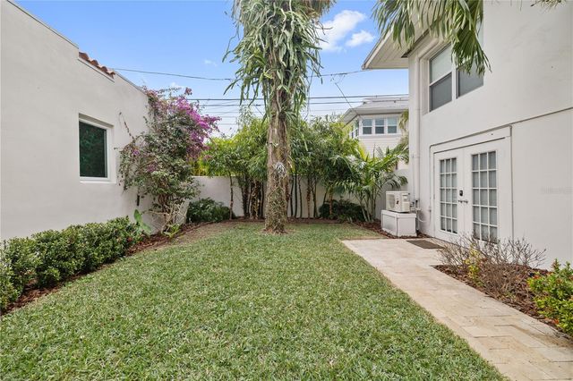 220 14TH AVENUE N, St Petersburg, FL 33701