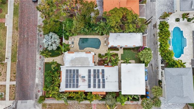 220 14TH AVENUE N, St Petersburg, FL 33701