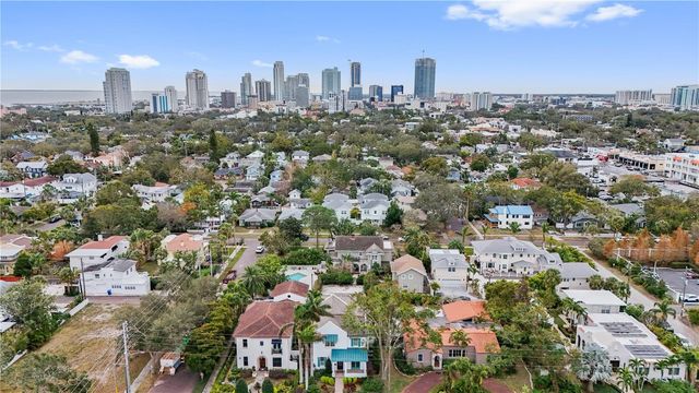 220 14TH AVENUE N, St Petersburg, FL 33701