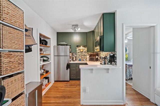 220 14TH AVENUE N, St Petersburg, FL 33701