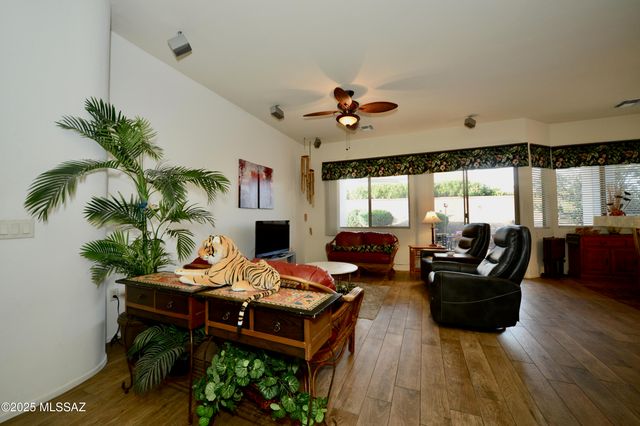 938 W Ashworth Road, Green Valley, AZ 85614