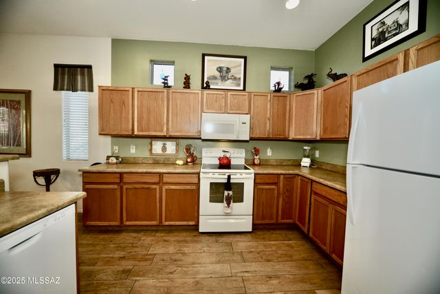 938 W Ashworth Road, Green Valley, AZ 85614