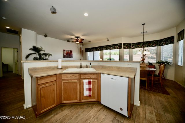 938 W Ashworth Road, Green Valley, AZ 85614