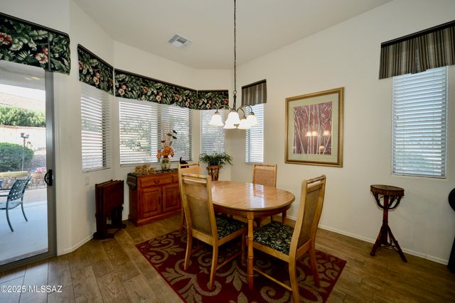 938 W Ashworth Road, Green Valley, AZ 85614