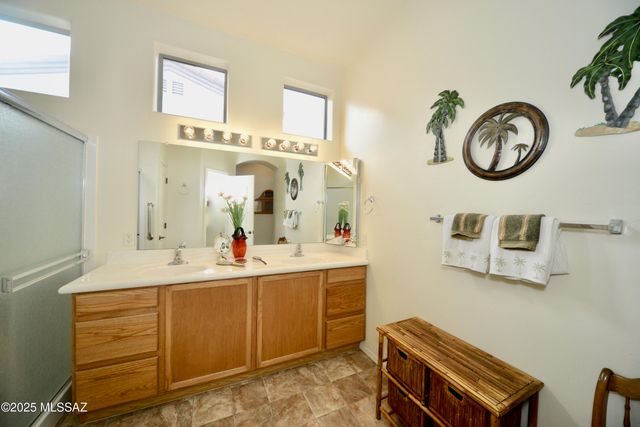 938 W Ashworth Road, Green Valley, AZ 85614