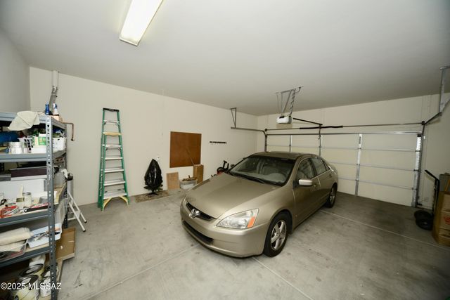 938 W Ashworth Road, Green Valley, AZ 85614